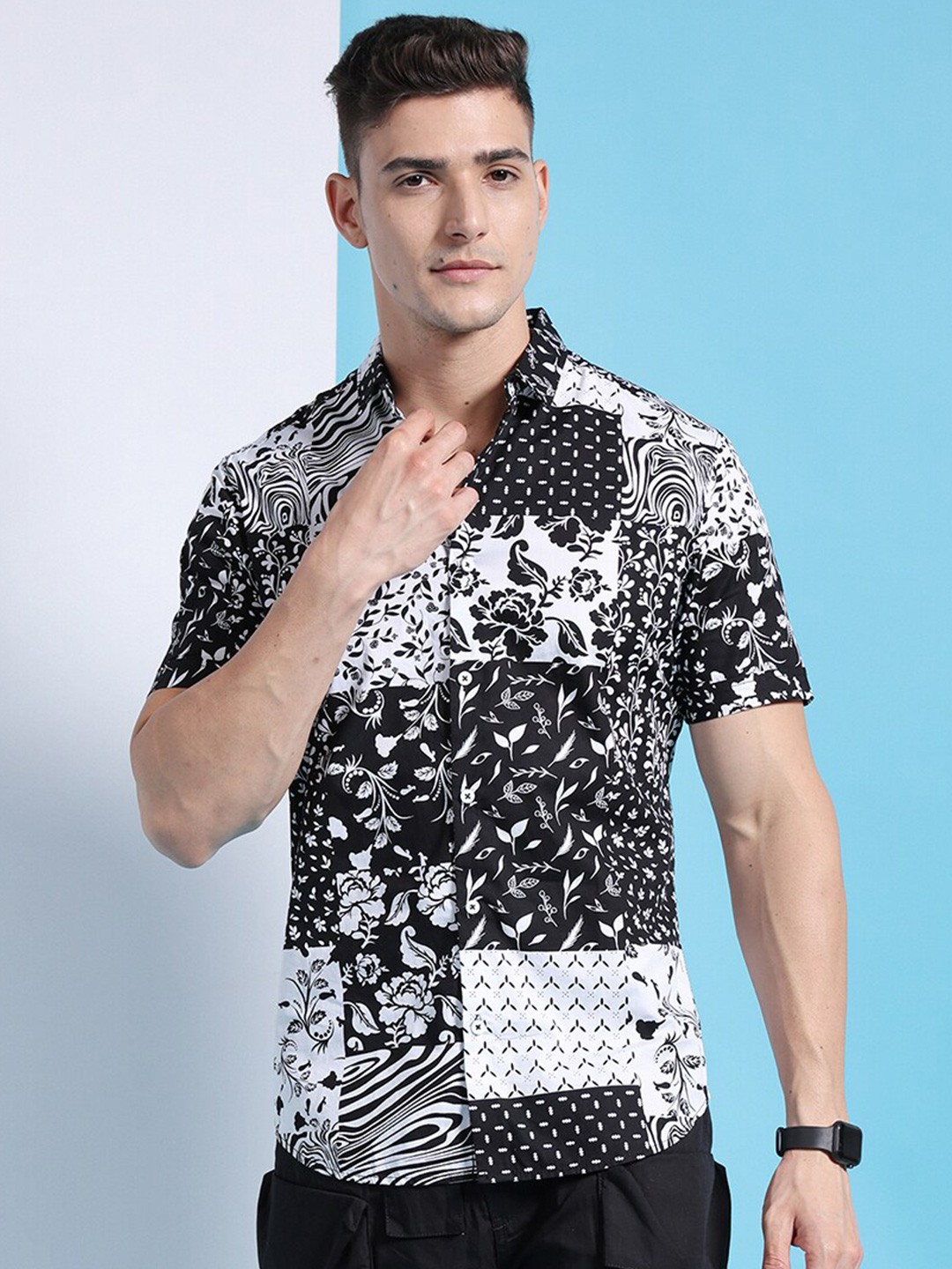 

The Indian Garage Co Men Spread Collar Slim Fit Floral Printed Resortwear Shirt, Black