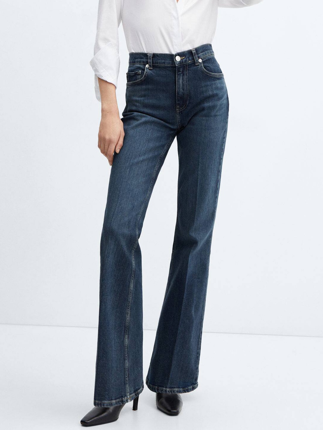 

MANGO Women Mid-Rise Flared Jeans, Navy blue