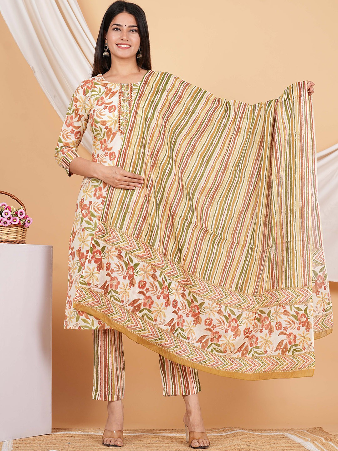 

ZOYOTO Floral Printed Pure Cotton Kurta & Trousers With Dupatta, Beige