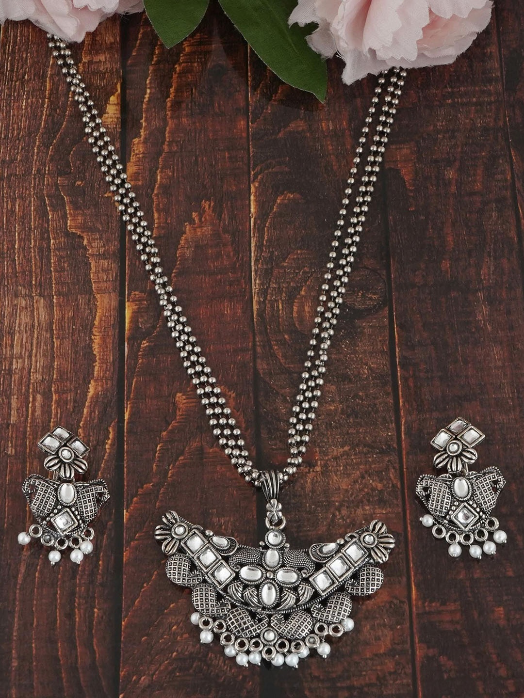 

MANSIYAORANGE Silver-Plated Stone Studded Oxidised Necklace And Earrings
