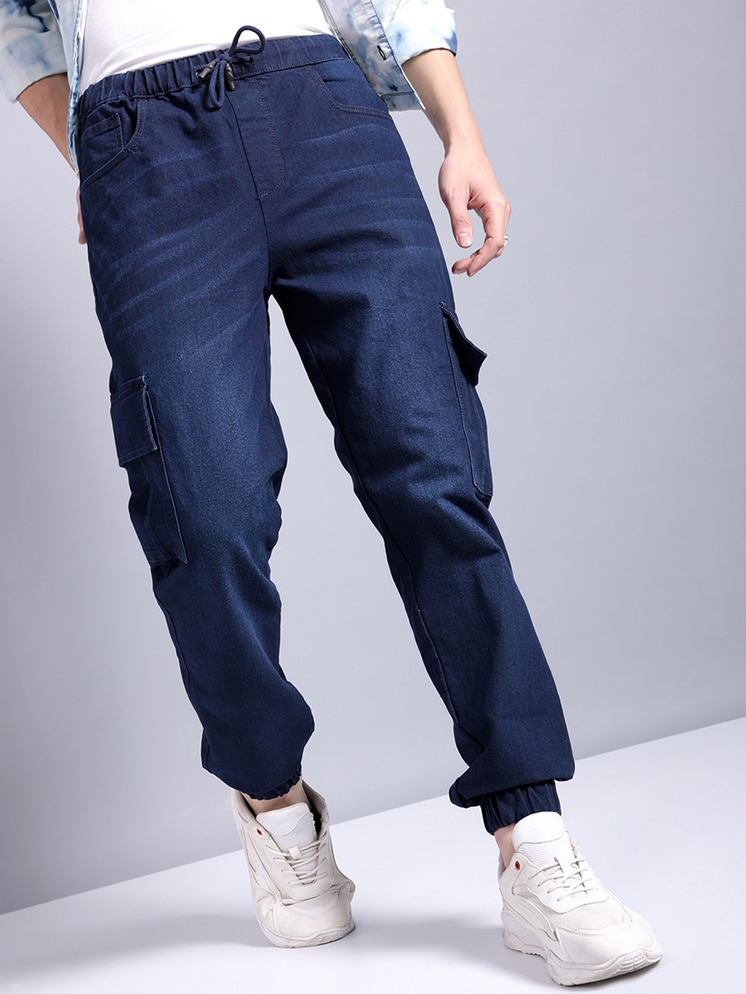 

The Indian Garage Co Men Light Fade Stretchable Cargo Denim Joggers, Blue