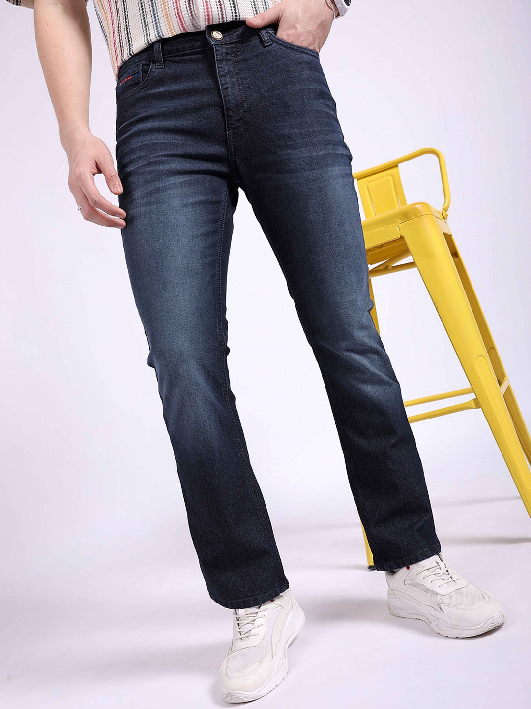 

The Indian Garage Co Men Clean Look Mid Rise Cotton Jeans, Navy blue