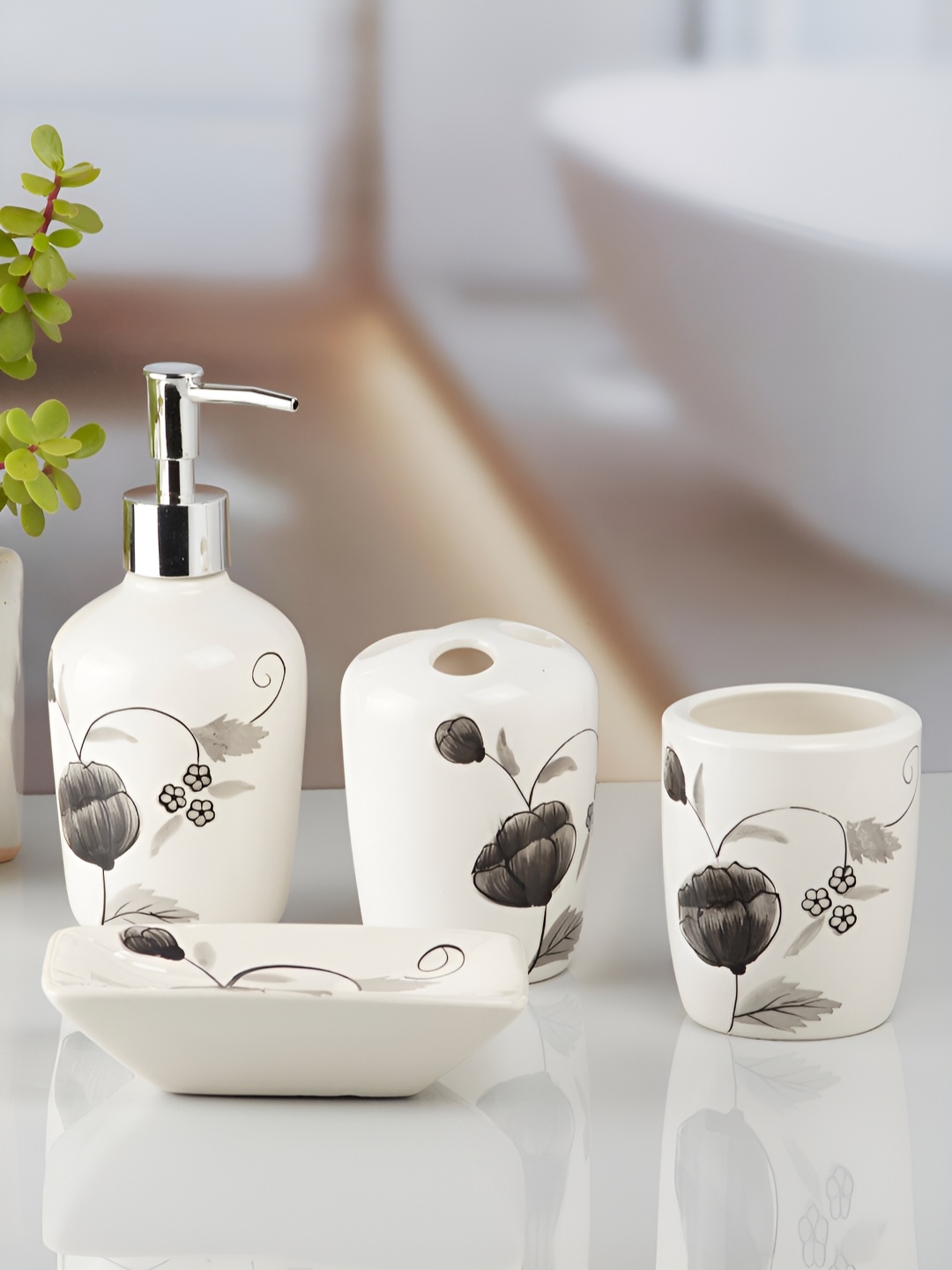

Kookee White 4 Pieces Abstract Ceramic Bath Accessories Set