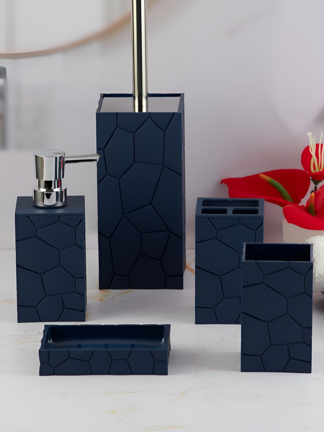 

Kookee Blue 5 Pieces Abstract Printed Bath Accessories Set