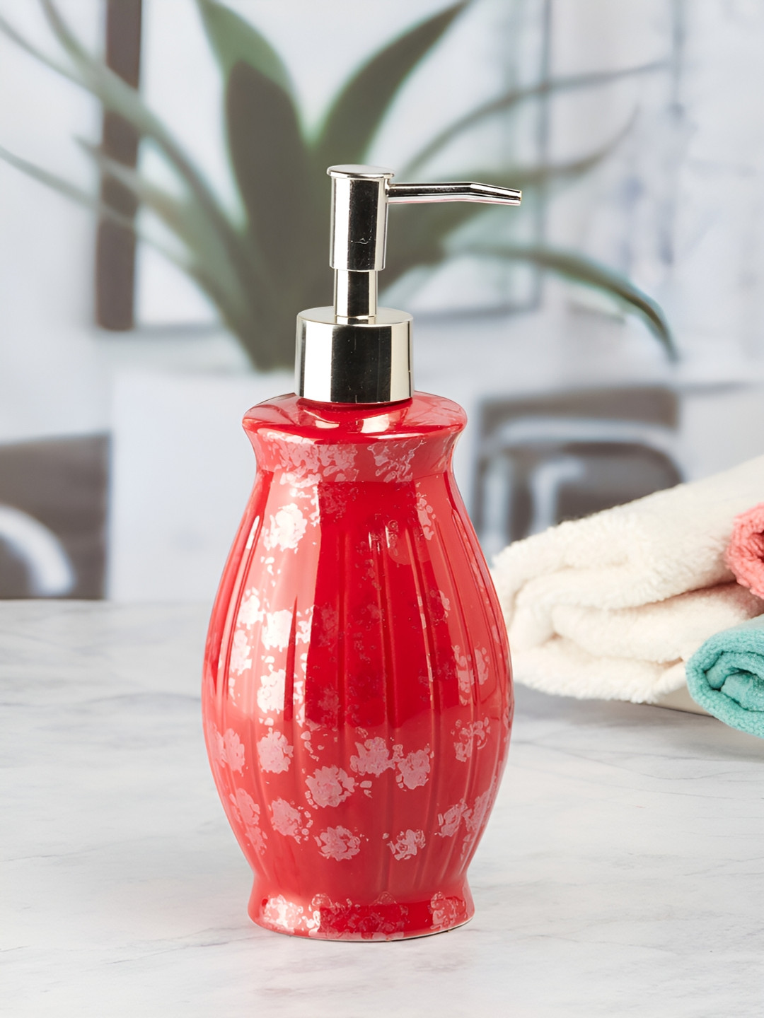 

Kookee Red Abstract Shaped Ceramic Soap Dispenser