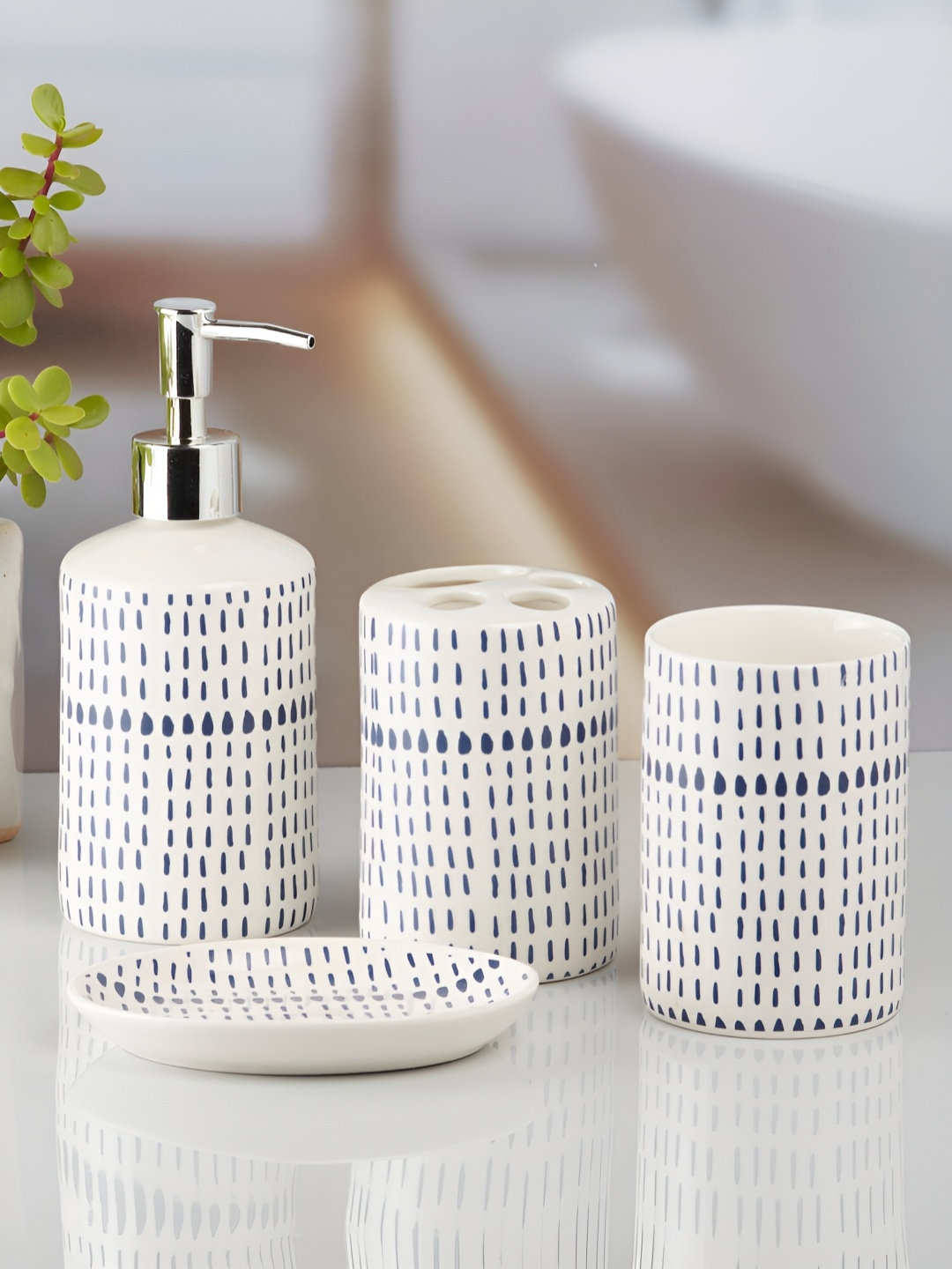 

Kookee White & Blue 4 Pieces Abstract Ceramic Bath Accessories Set