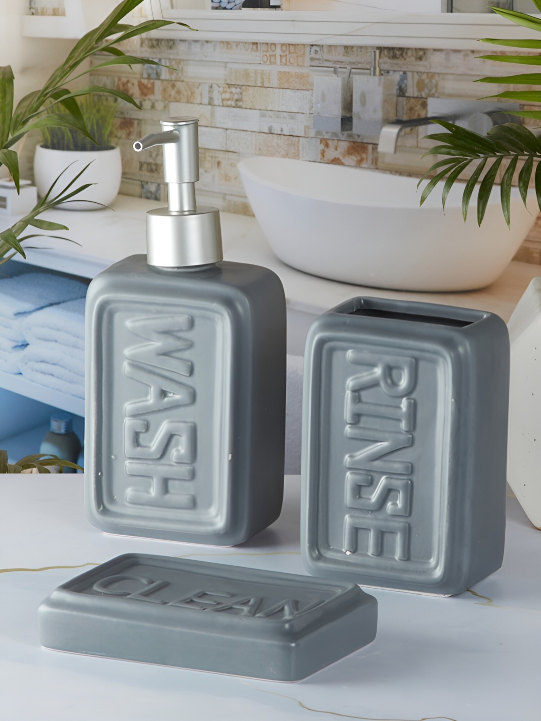 

Kookee Grey 3 piece Solid Ceramic Bath Accessories Set