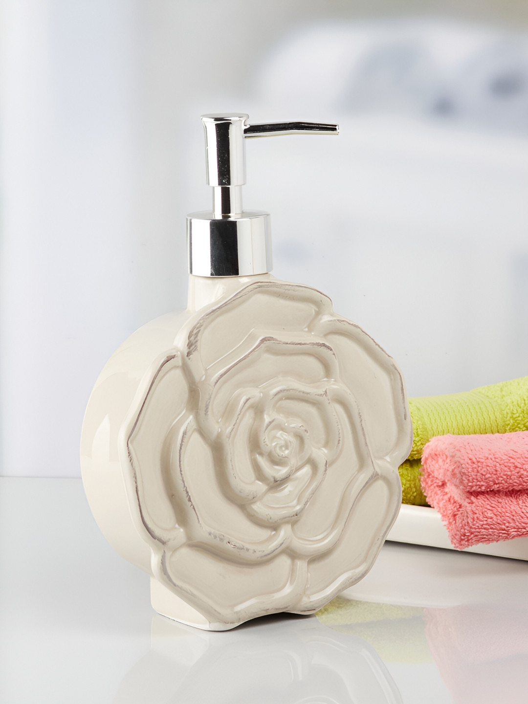 

Kookee Beige Ceramic Round Shaped Soap Dispenser
