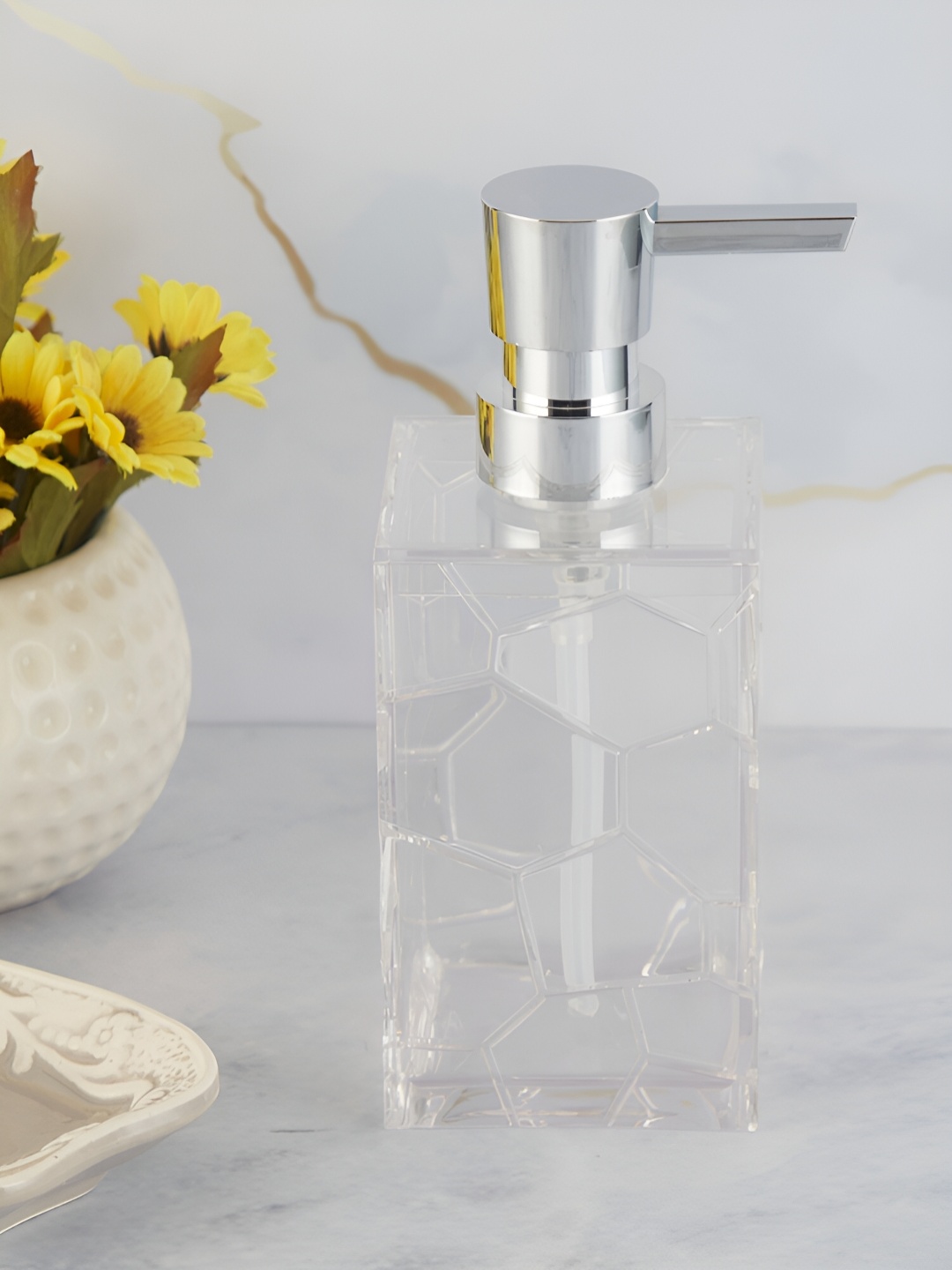 

Kookee Transparent Textured Acrylic Soap Dispenser