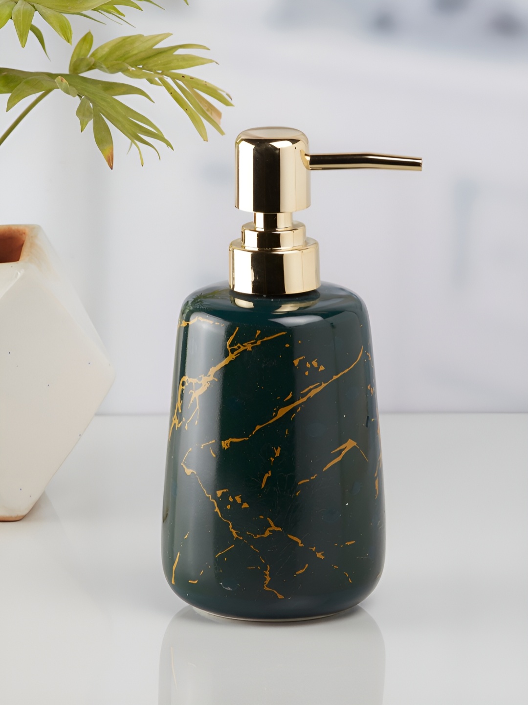 

Kookee Green Abstract Ceramic Soap Dispenser