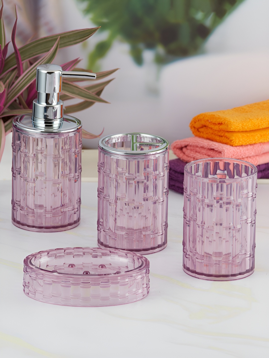 

Kookee Purple 4 piece Abstract Bath Accessories Set