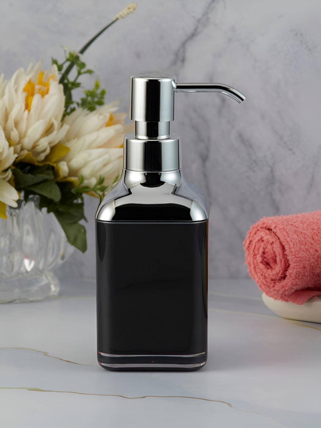 

Kookee Black Solid Soap Dispenser