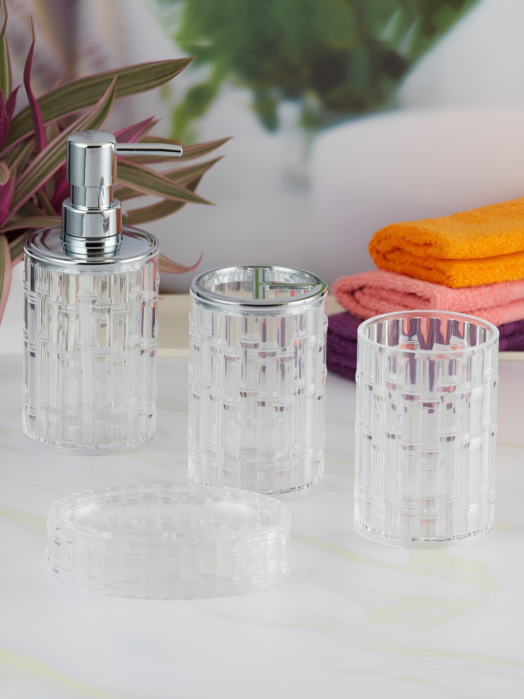 

Kookee Transparent 4 piece Abstract Printed Bath Accessories Set