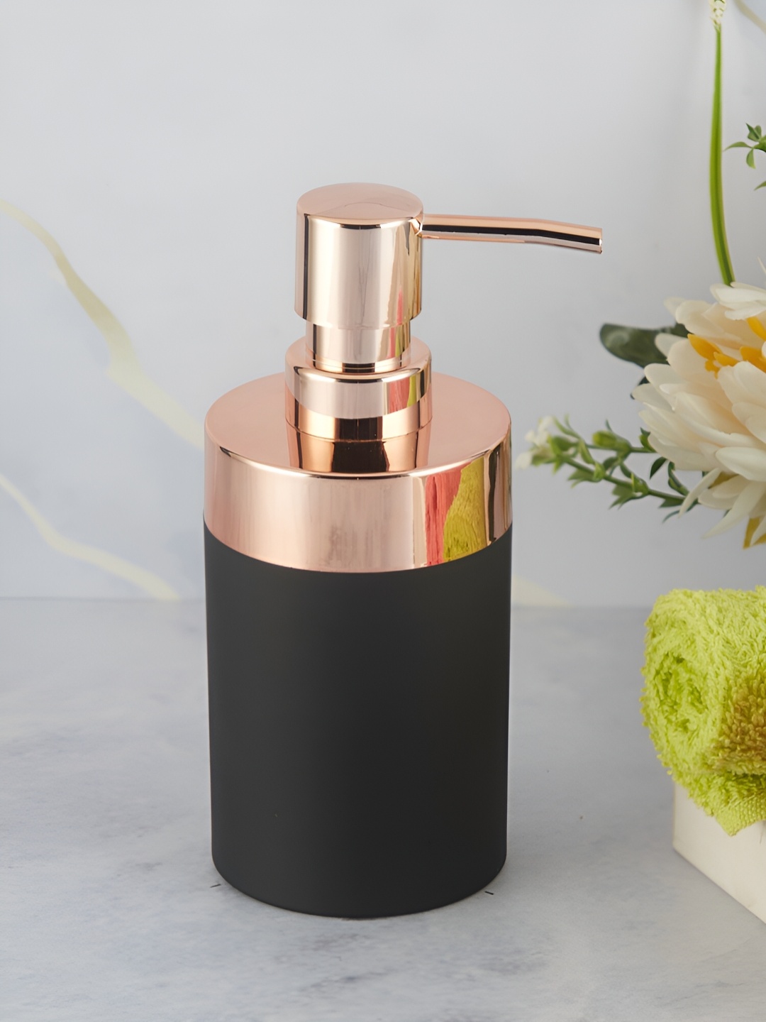 

Kookee Black Cylindrical Soap Dispenser