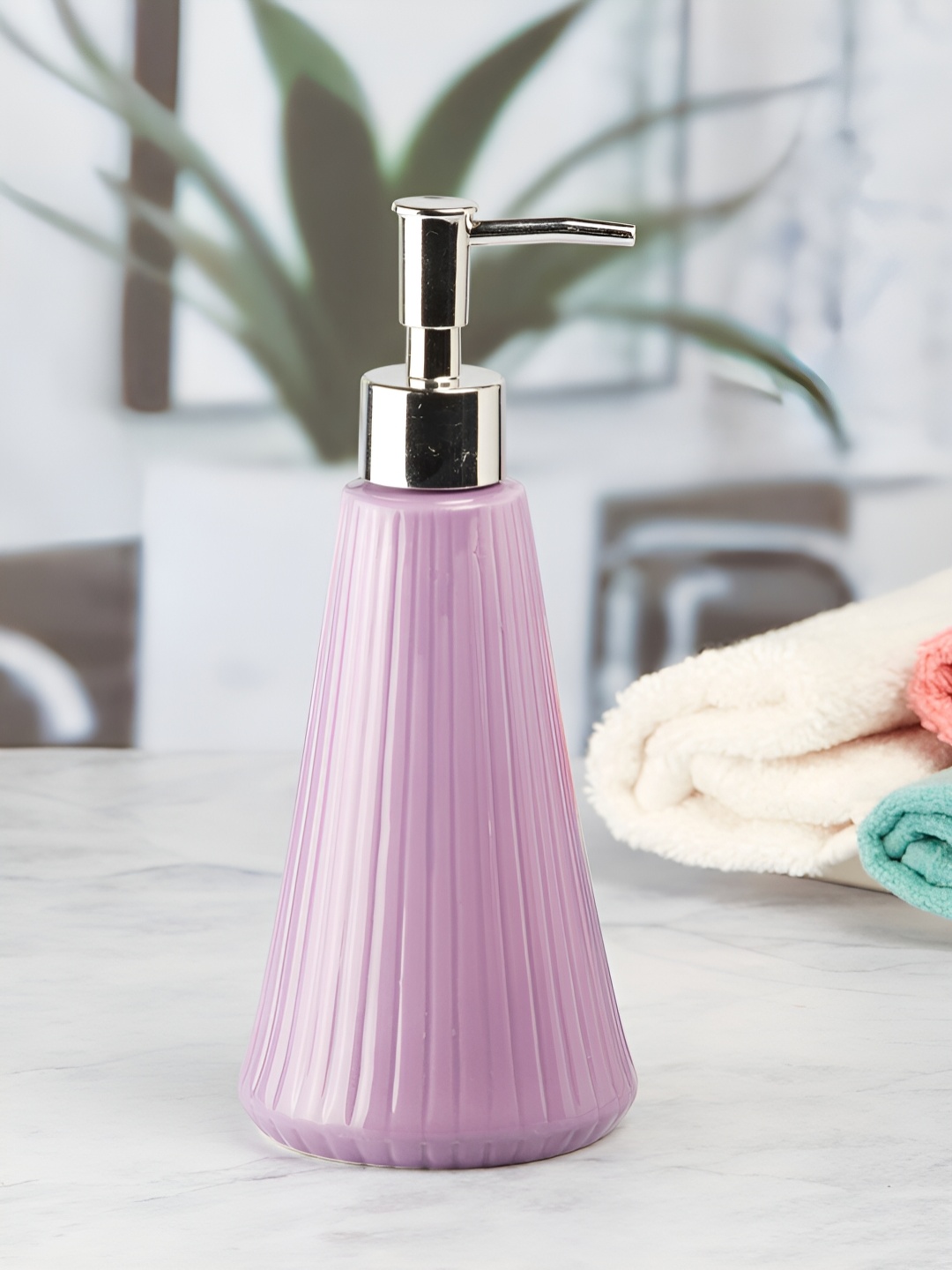 

Kookee Purple Textured Ceramic Soap Dispenser