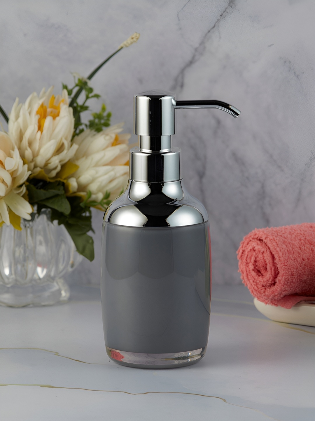 

Kookee Grey Cylindrical Shaped Soap Dispenser