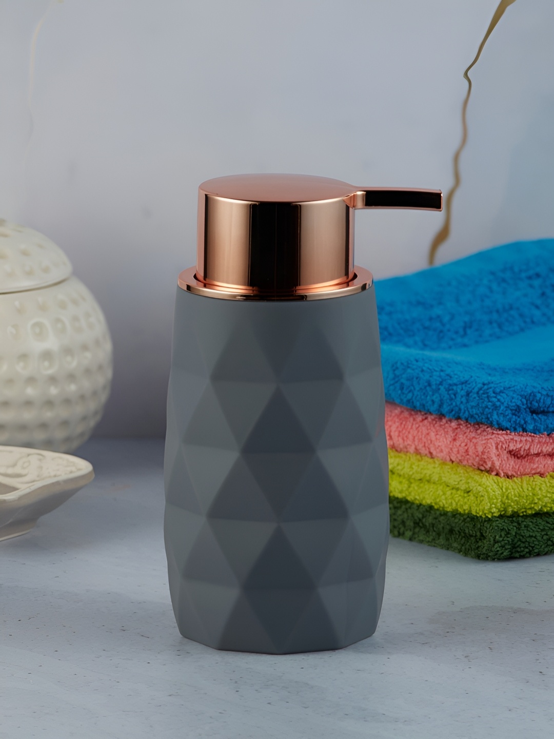 

Kookee Grey Abstract Soap Dispenser