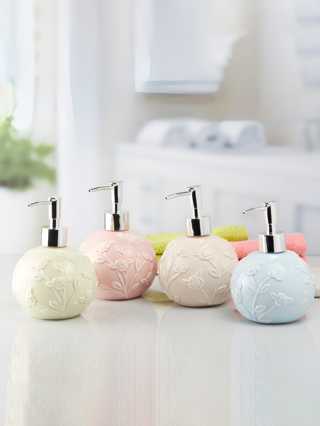 

Kookee Blue & Pink 4Pcs Floral Ceramic Soap Dispenser