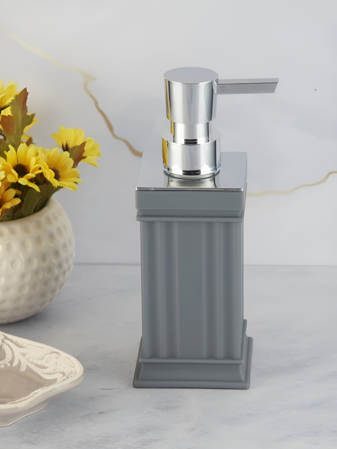 

Kookee Grey Striped Ceramic Soap Dispenser