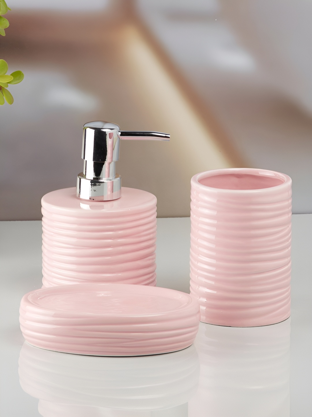 

Kookee Pink 3 Pieces Textured Ceramic Bath Accessories Set