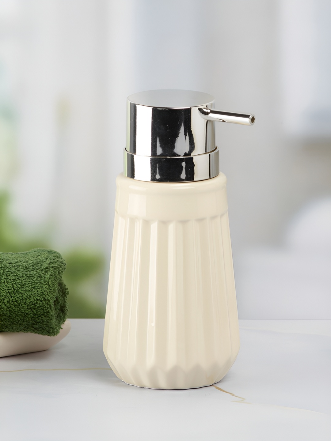 

Kookee Off White Abstract Ceramic Soap Dispenser