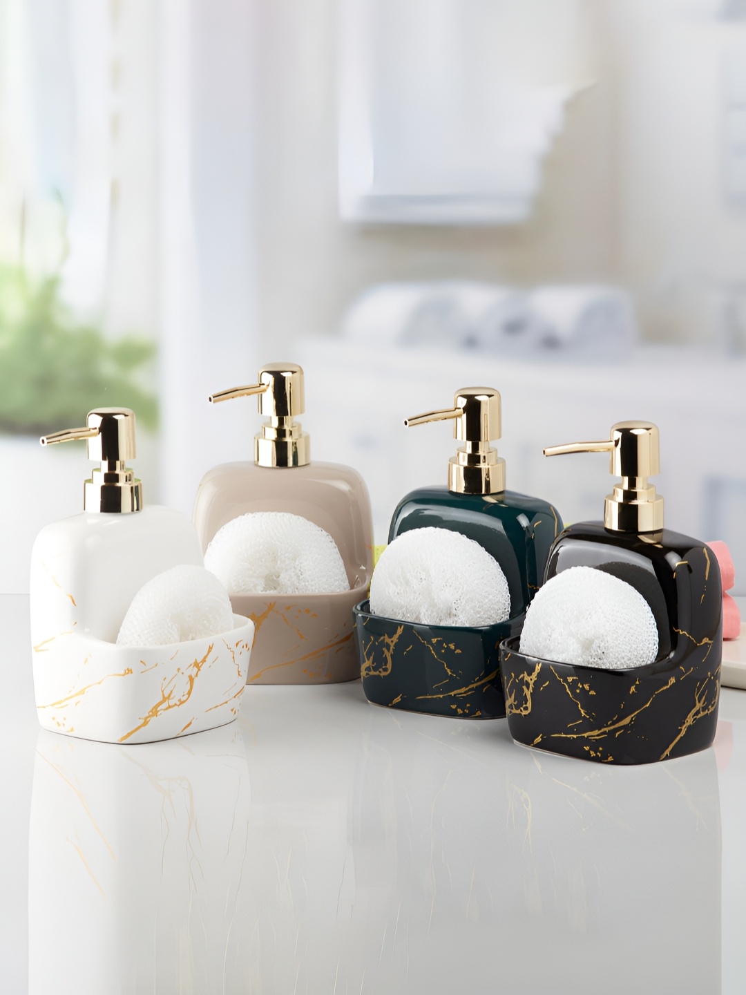 

Kookee White & Black 4 Pieces Abstract Printed Ceramic Soap Dispenser