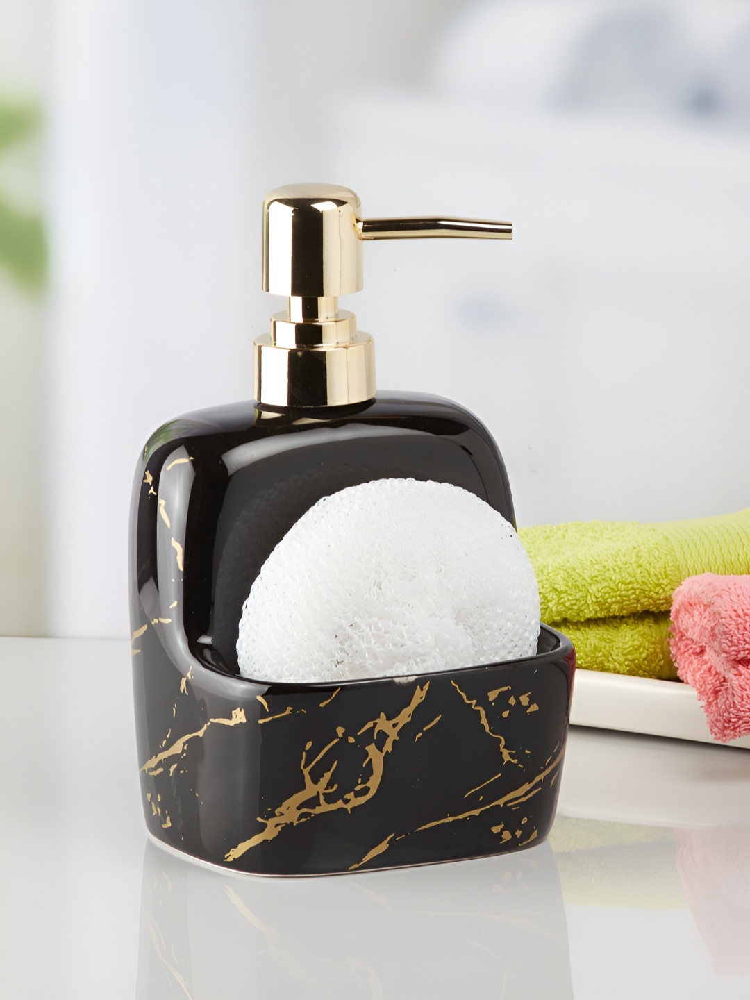

Kookee Black Abstract Ceramic Soap Dispenser