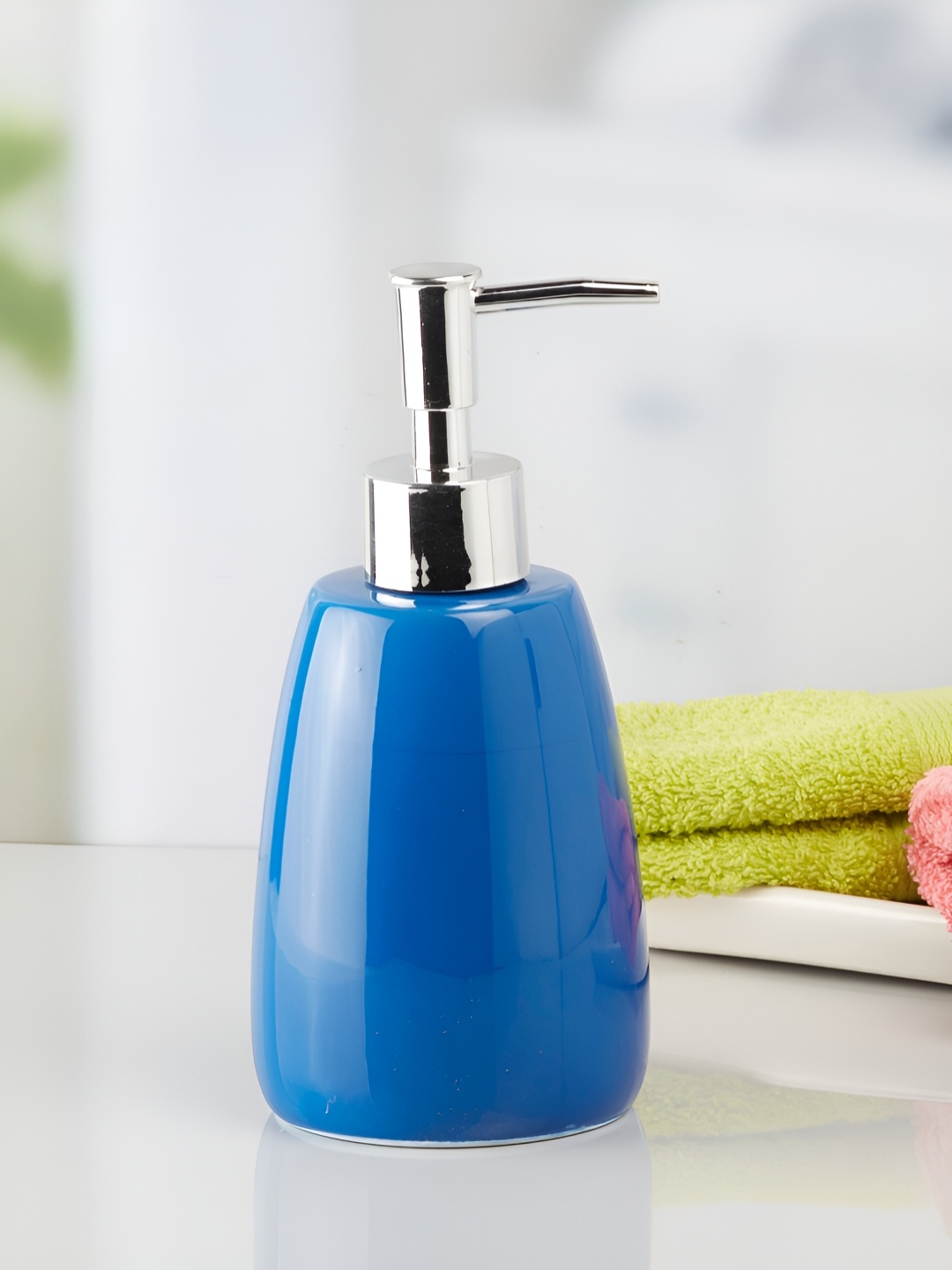 

Kookee Blue Abstract Shaped Ceramic Soap Dispenser