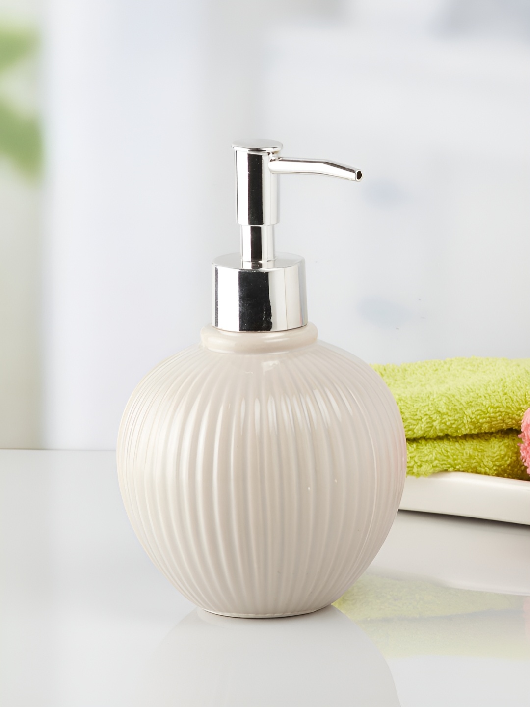 

Kookee Beige Glossy Striped Ceramic Soap Dispenser
