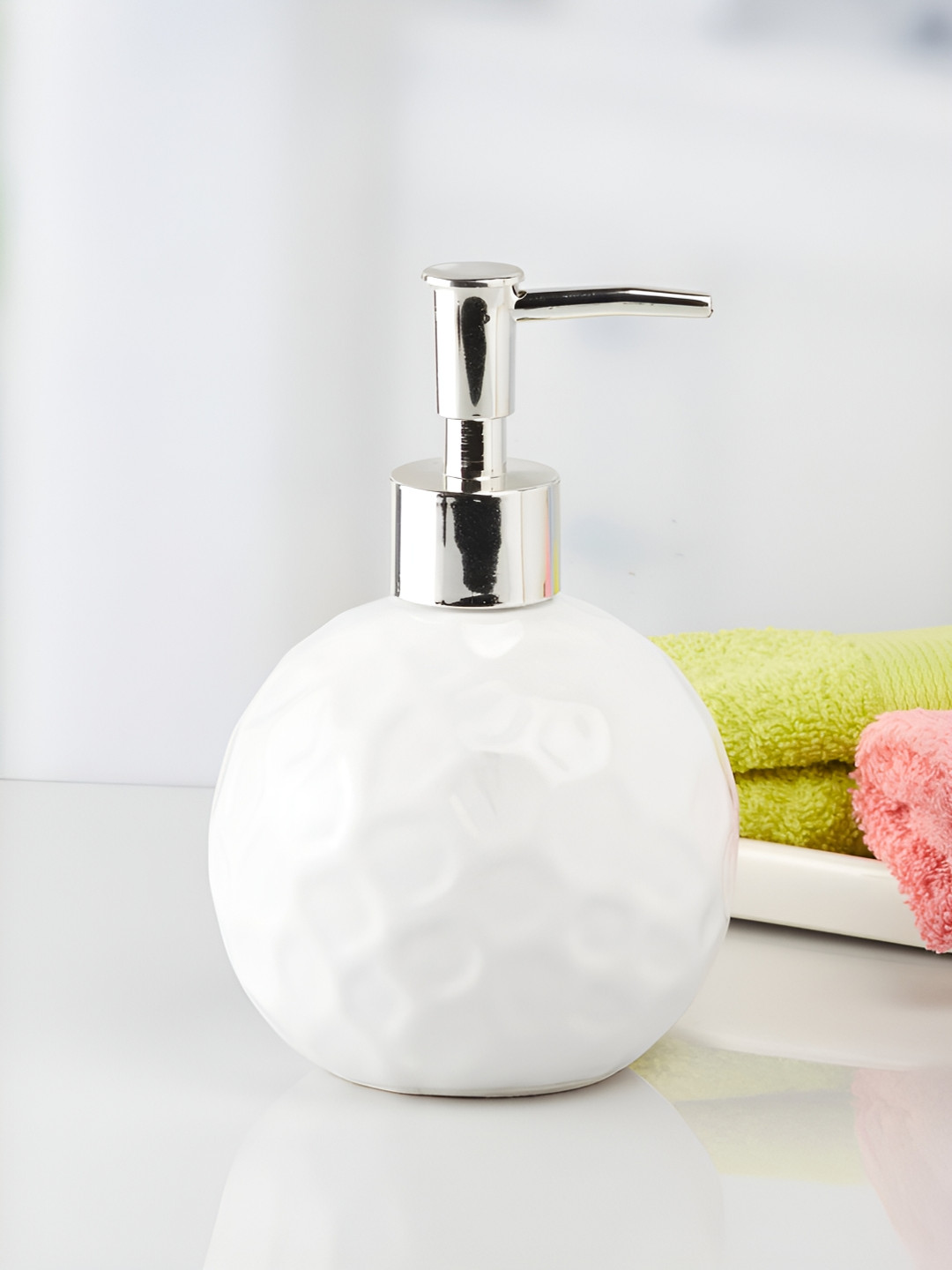 

Kookee White Ceramic Soap Dispenser