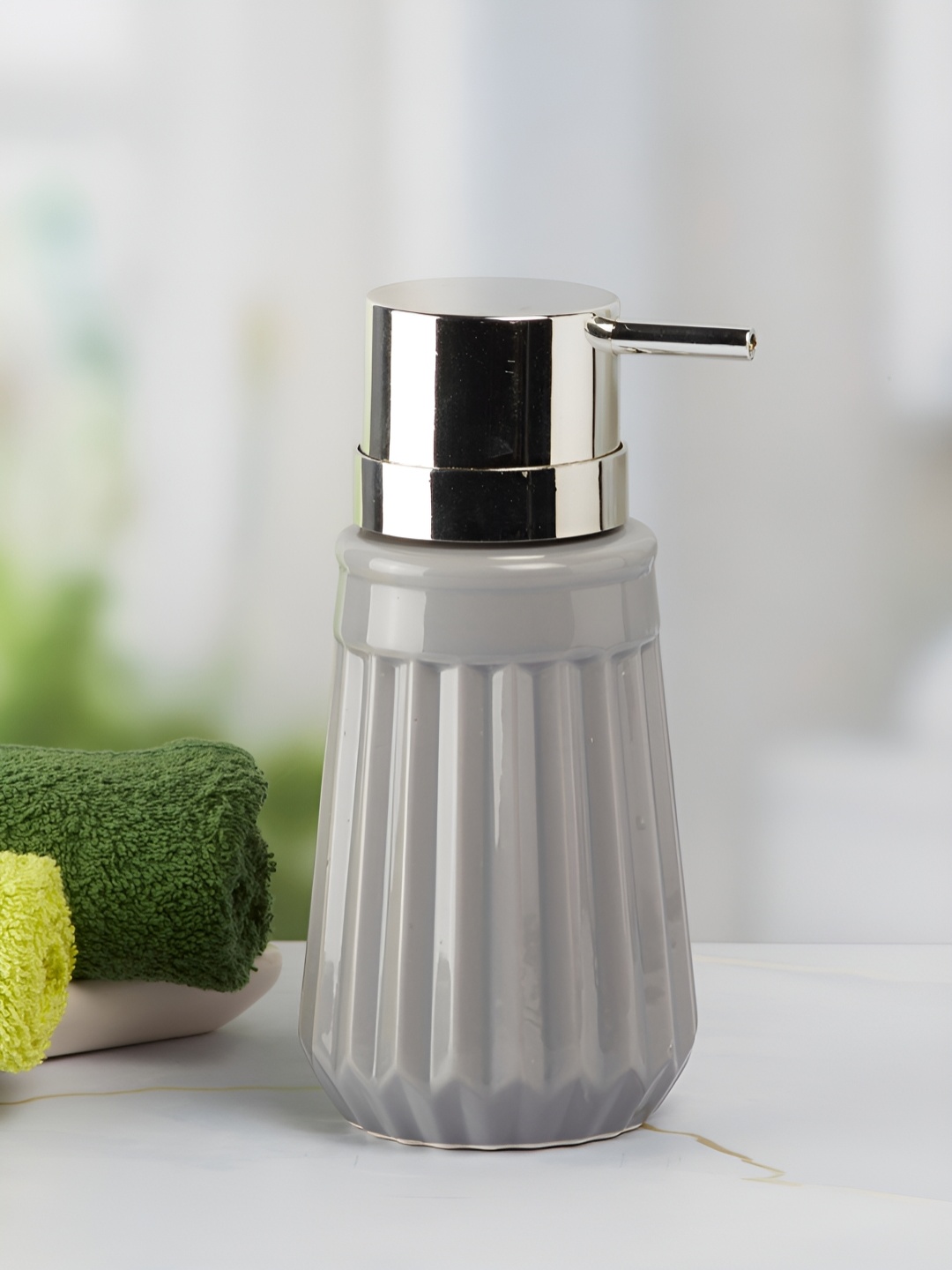 

Kookee Grey Abstract Ceramic Soap Dispenser