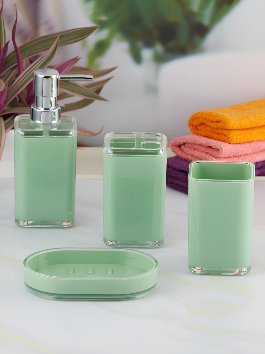 

Kookee Green 4 Pieces Ceramic Bath Accessories Set