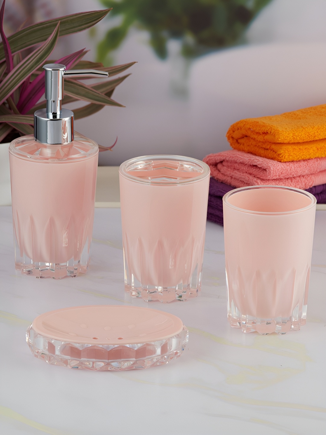 

Kookee Pink 4 Pieces Abstract Printed Bath Accessories Set