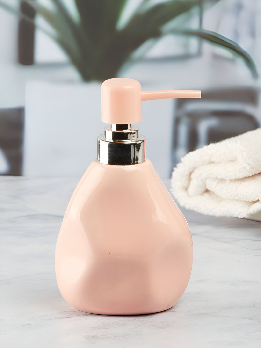 

Kookee Peach Solid Ceramic Soap Dispenser