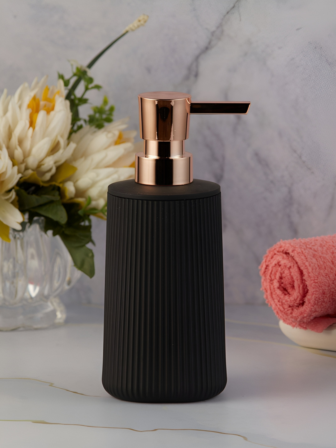 

Kookee Black Cylindrical Soap Dispenser