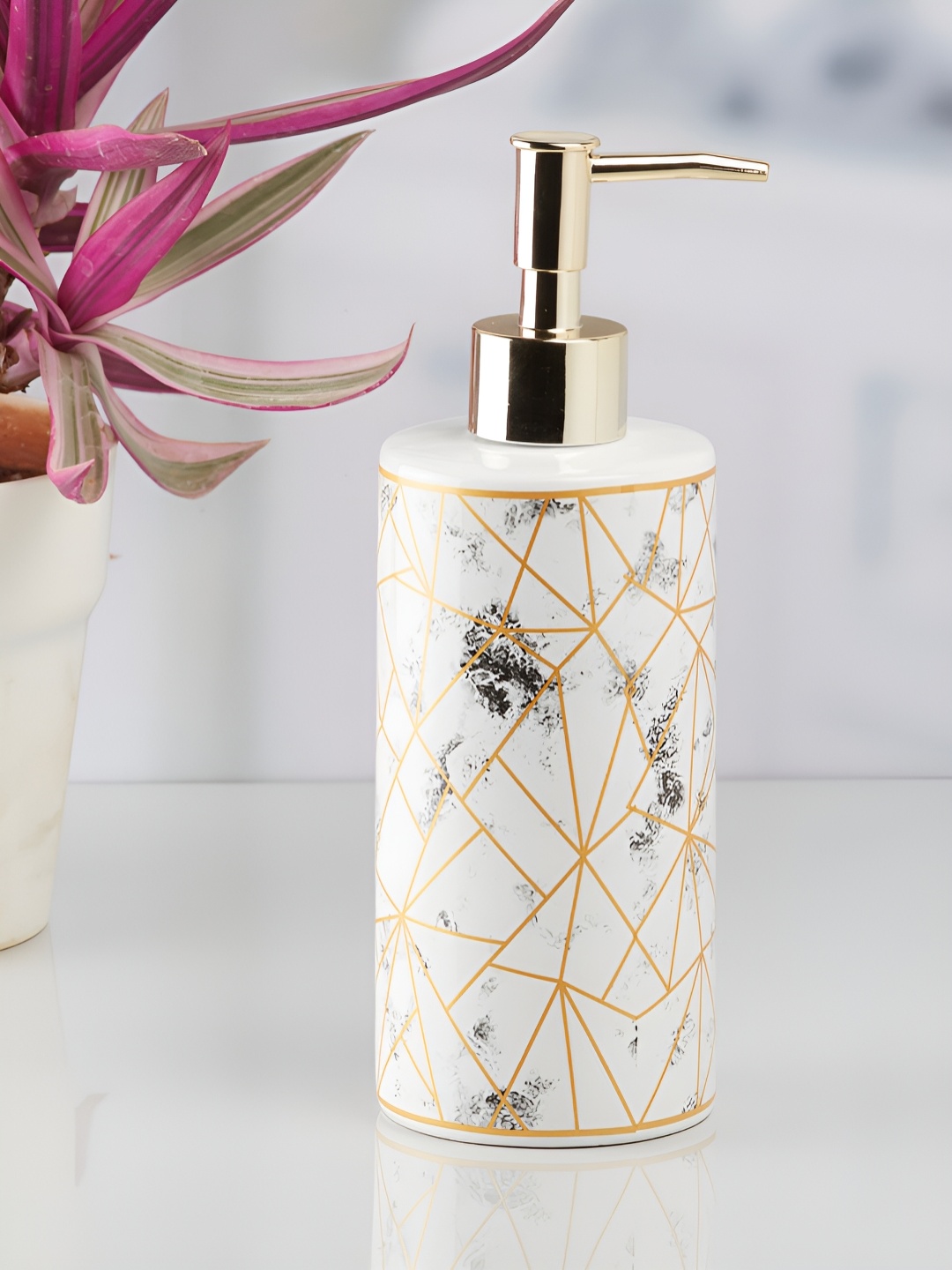 

Kookee White Ceramic Cylinder Shaped Soap Dispenser