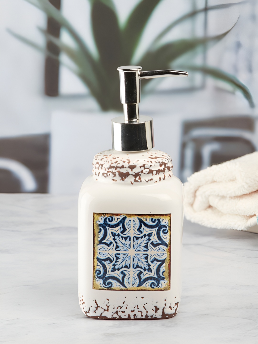 

Kookee White Abstract Printed Ceramic Soap Dispenser