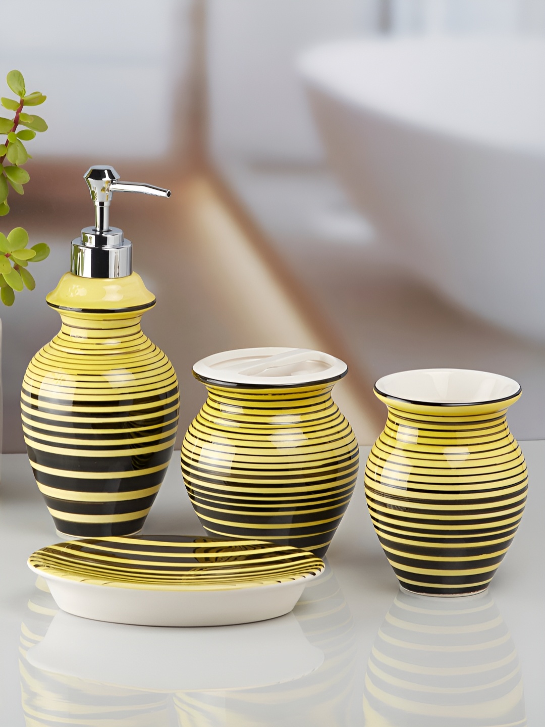 

Kookee Yellow & Black 4 pieces Striped Glossy Ceramic Bath Accessories Set