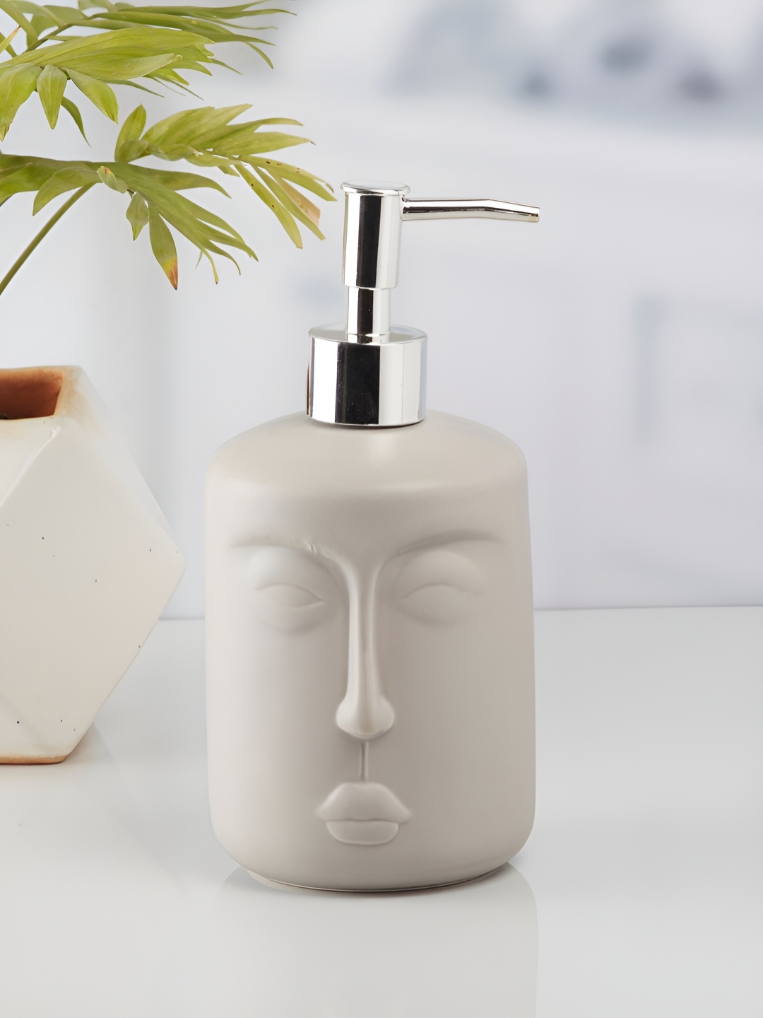 

Kookee White Abstract Ceramic Soap Dispenser