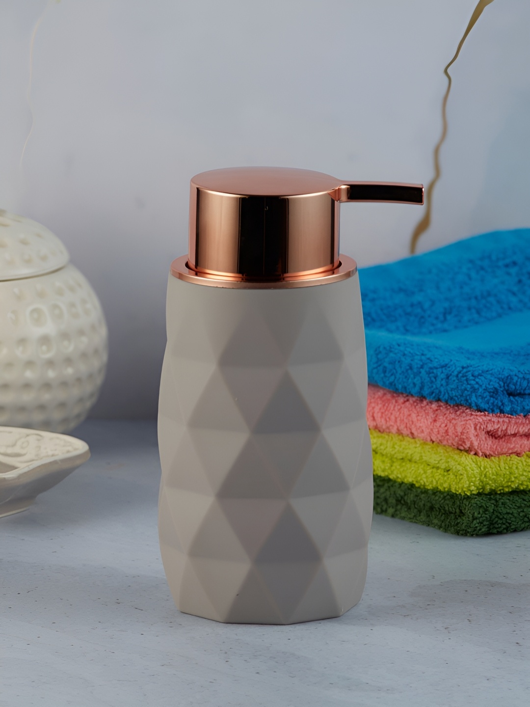 

Kookee Grey Abstract Printed Soap Dispenser