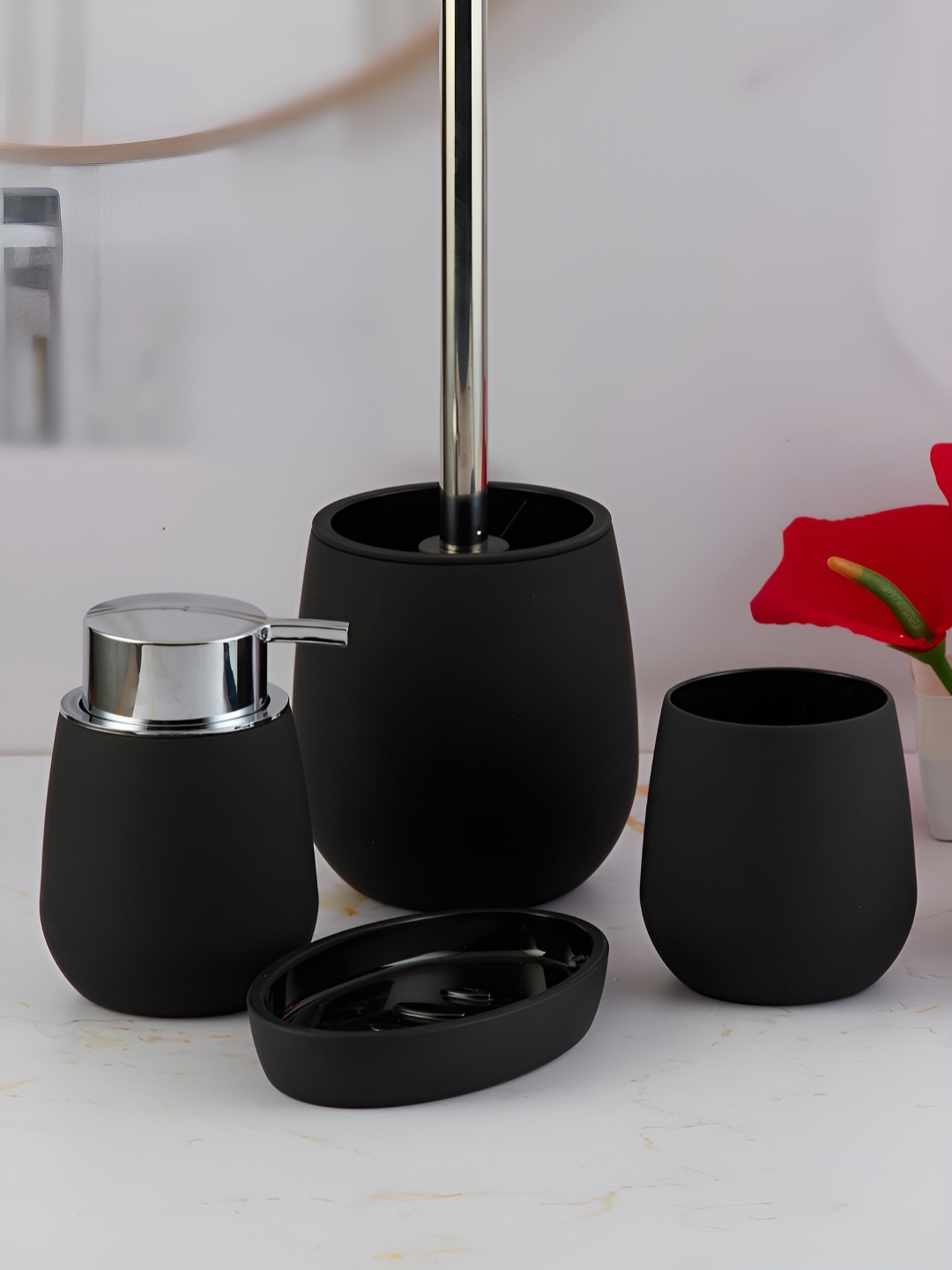 

Kookee Black 5 Piece Solid Bath Accessories Set