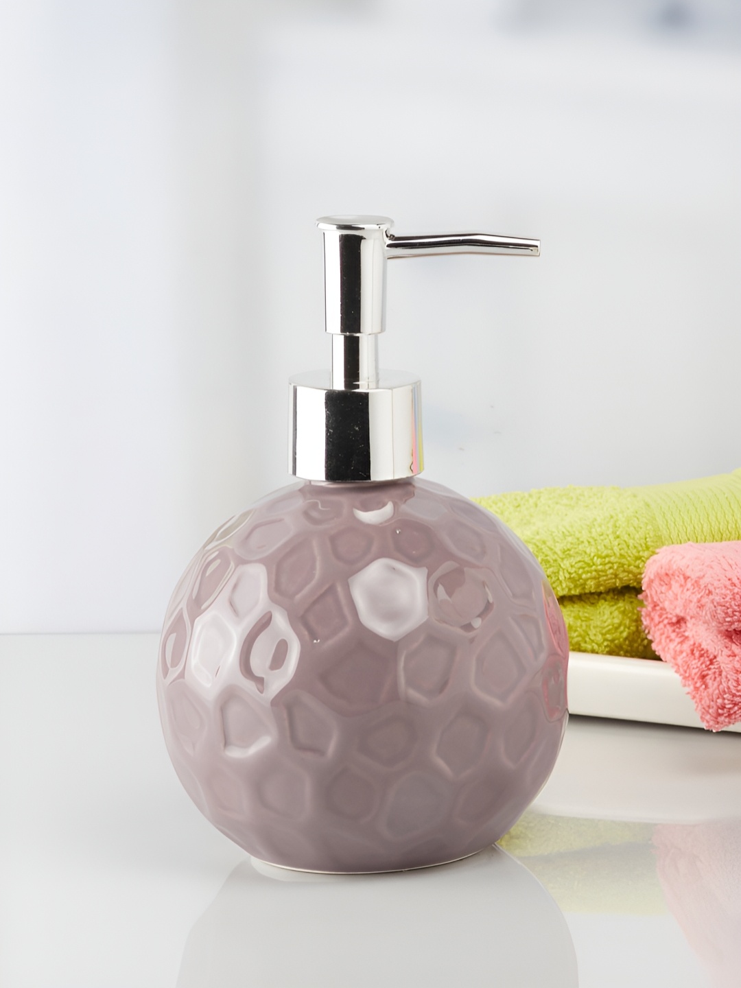 

Kookee Brown Abstract Ceramic Soap Dispenser