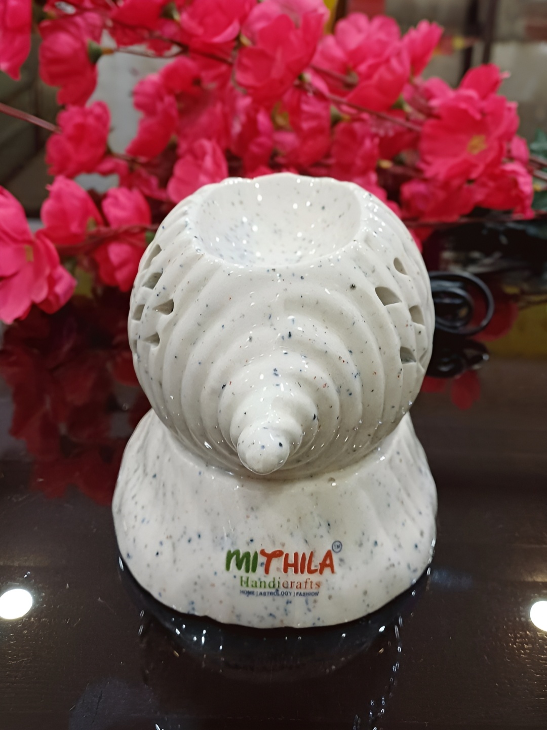 

MITHILA Handicrafts Electric Ceramic Shank Diffuser With Aroma Oil, Off white