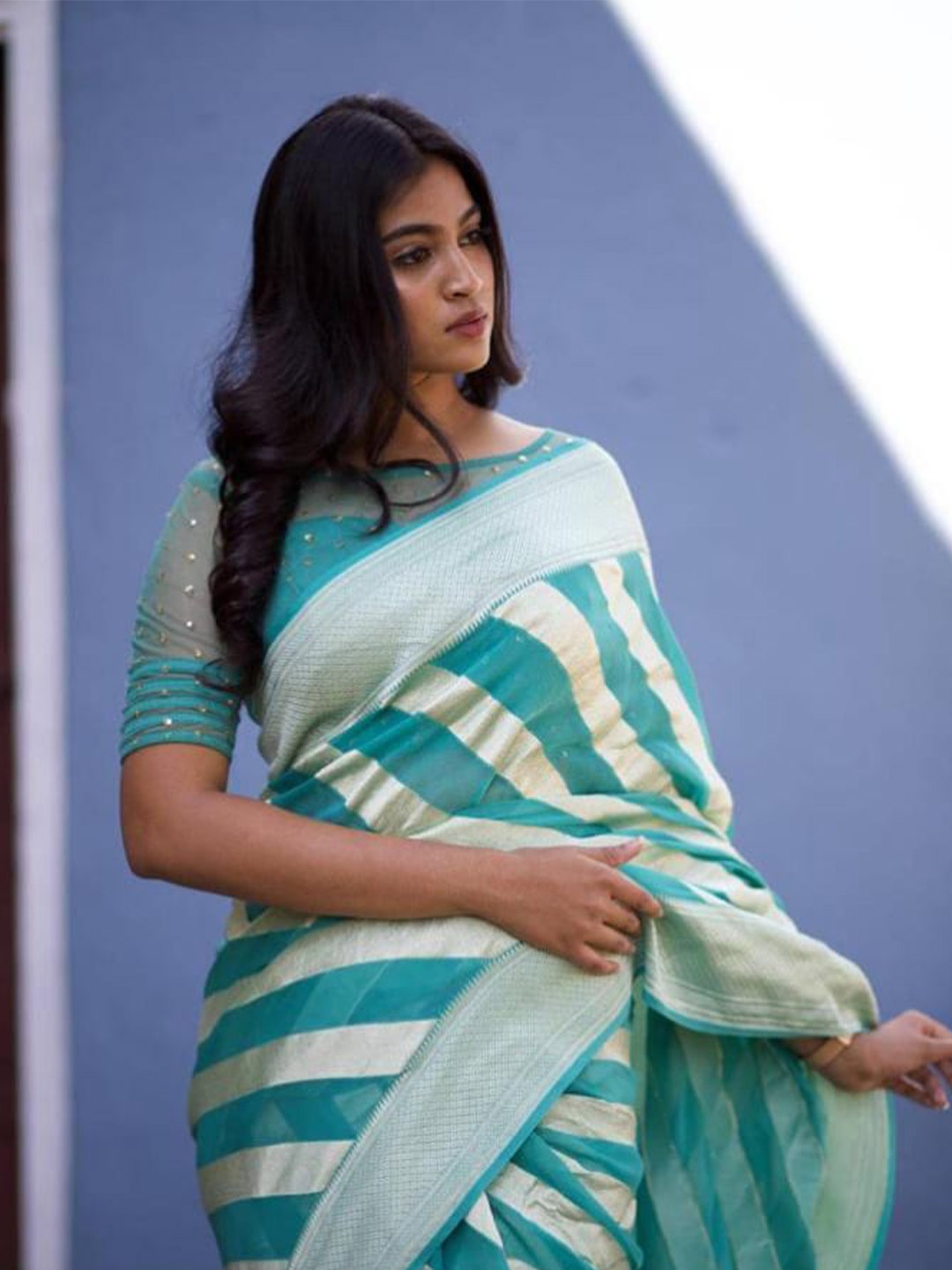 

LIMDO Ethnic Motifs Zari Woven Design Pure Silk Banarasi Saree, Sea green