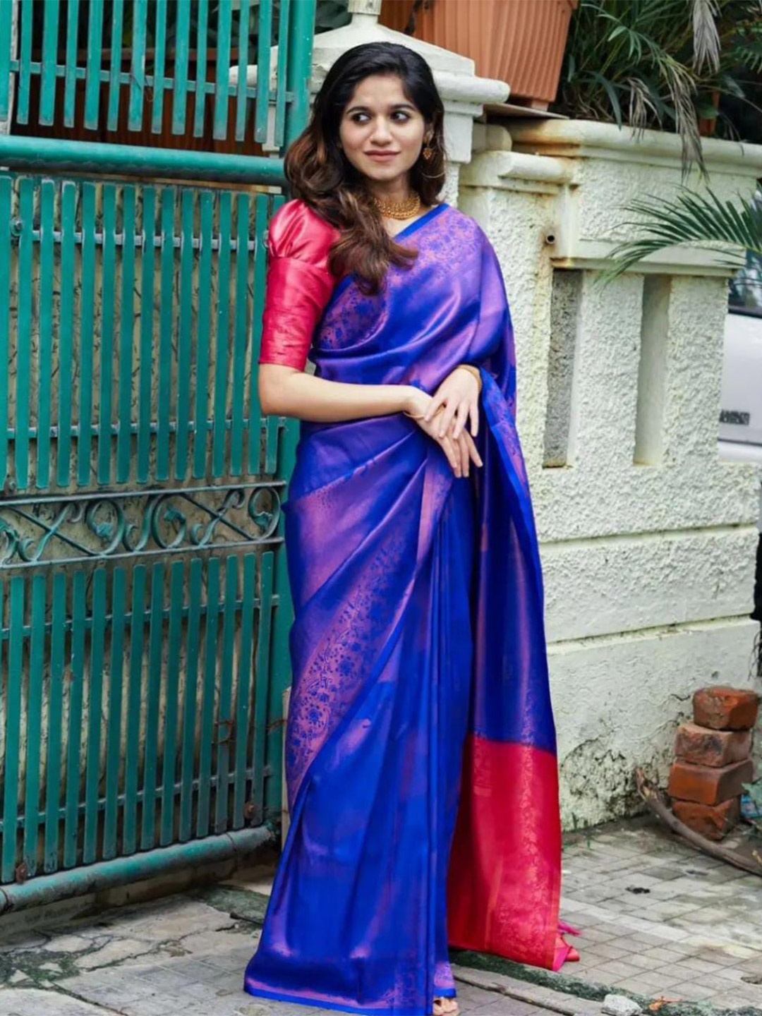 

LIMDO Ethnic Motifs Zari Woven Design Pure Silk Banarasi Saree, Blue
