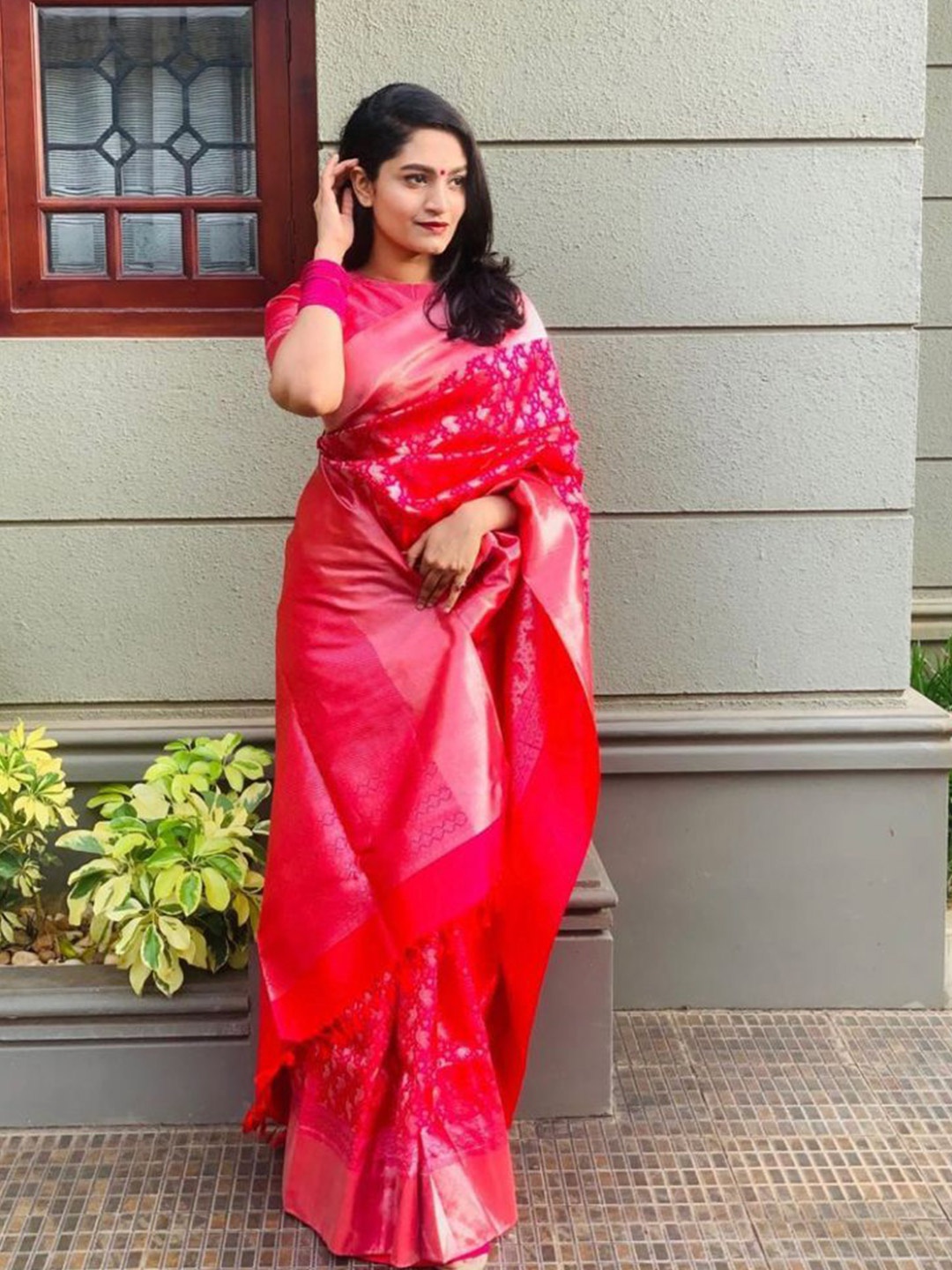 

LIMDO Pure Silk Banarasi Saree, Pink