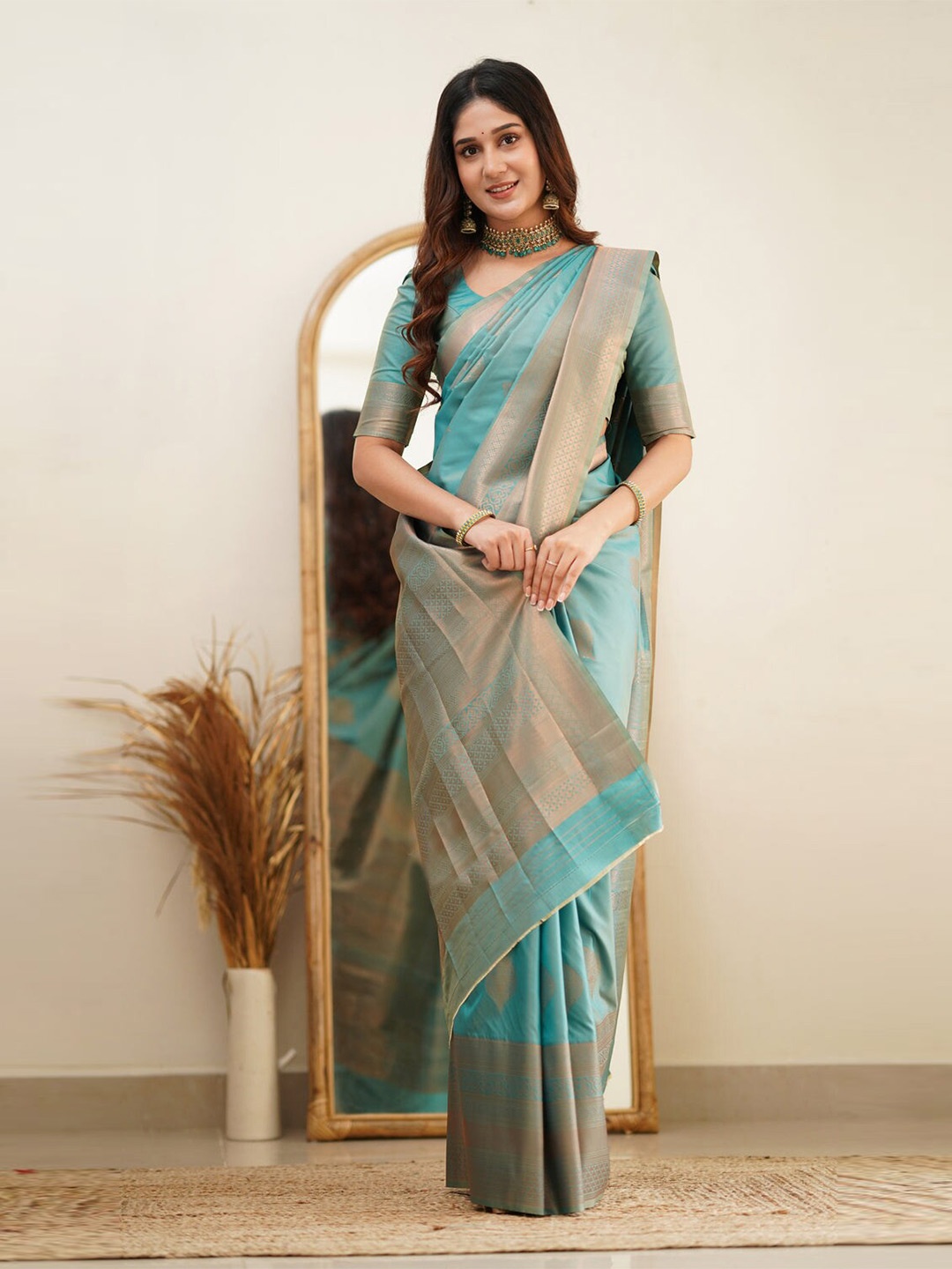 

LIMDO Pure Silk Zari Ethnic Woven Design Banarasi Saree, Sea green