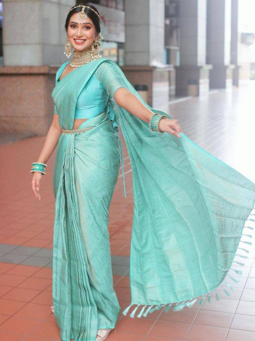 

LIMDO Pure Silk Zari Woven Design Banarasi Saree, Turquoise blue