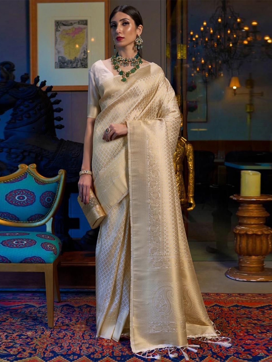 

LIMDO Pure Silk Zari Banarasi Saree, White