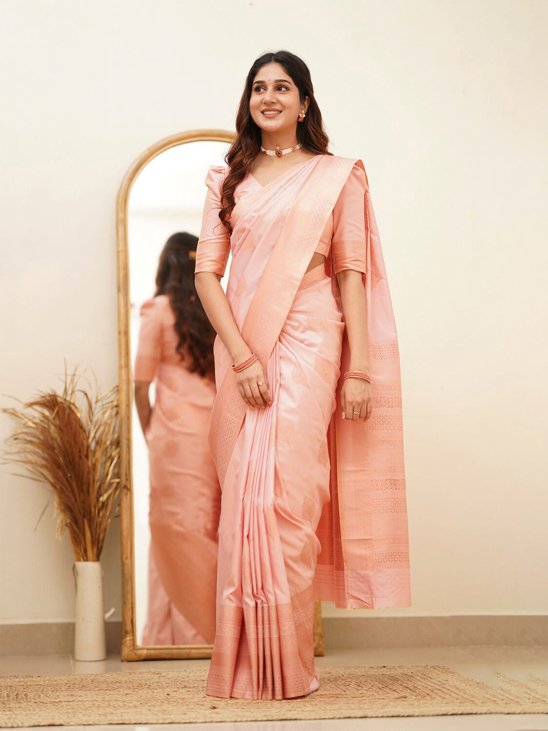 

LIMDO Pure Silk Banarasi Saree, Peach